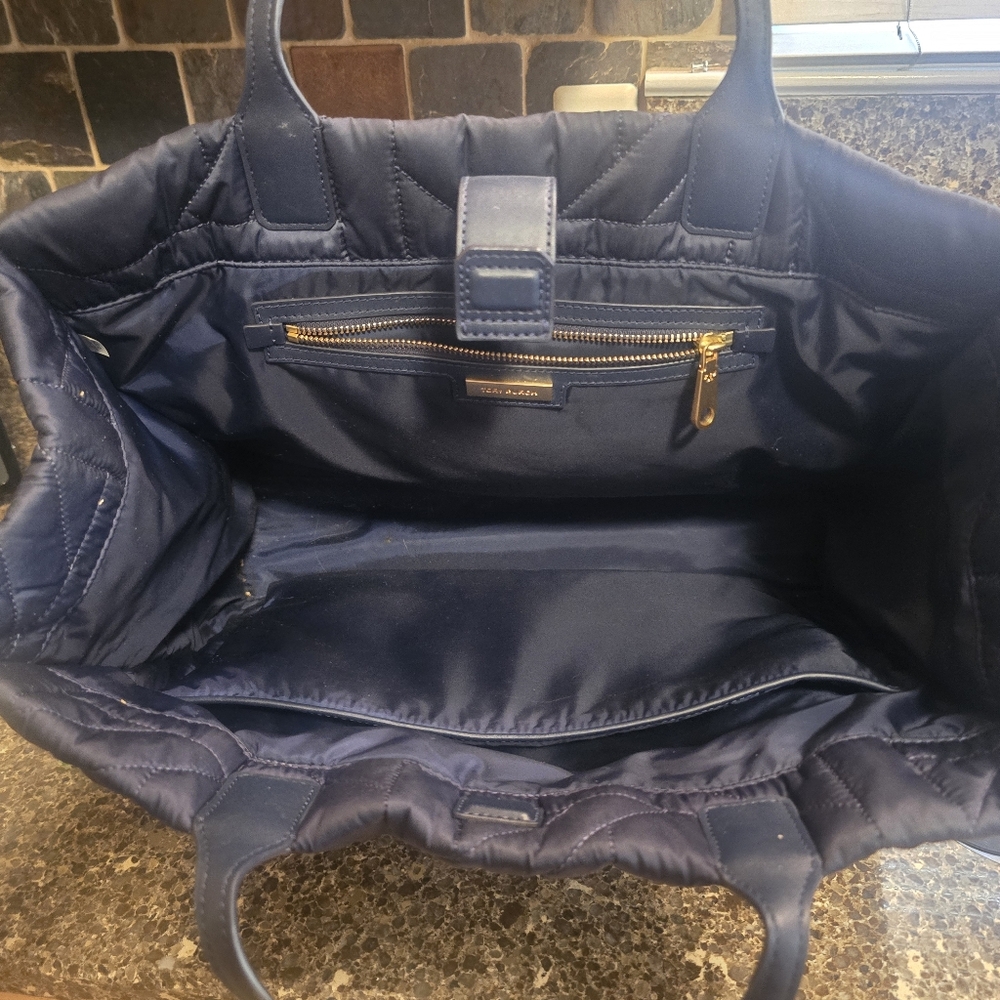 Tory Burch Quilted Logo Tote in Navy Blue - Picture 3 of 5